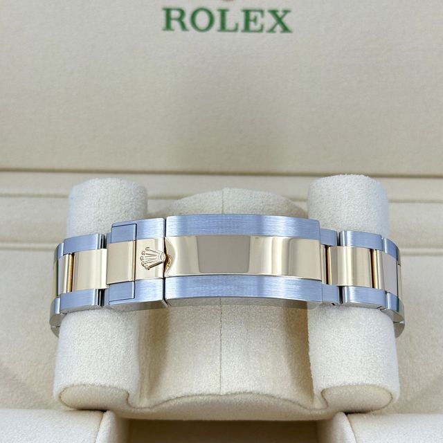 Rolex Submariner 126613 LB Image 4